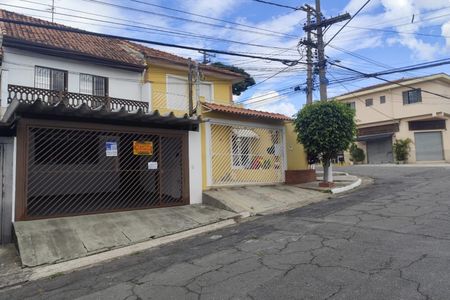 Casa para alugar com 100m², 3 quartos e 2 vagas Casa para alugar com 100m², 3 quartos e 2 vagasFachada