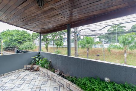 Casa para alugar com 256m², 2 quartos e 3 vagas Casa para alugar com 256m², 2 quartos e 3 vagasVaranda da Suíte 2