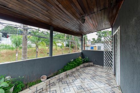 Casa para alugar com 256m², 2 quartos e 3 vagas Casa para alugar com 256m², 2 quartos e 3 vagasVaranda da Suíte 2