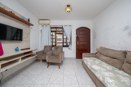 Casa para alugar com 130m², 3 quartos e 2 vagasSala