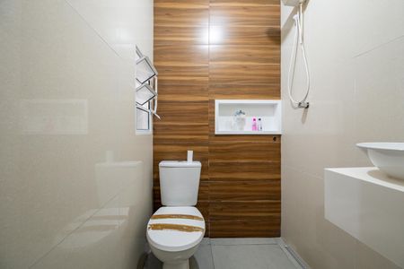 Casa para alugar com 130m², 3 quartos e 2 vagasBanheiro da Suíte