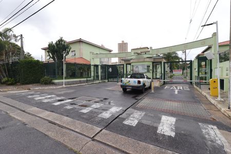 Casa de condomínio à venda com 132m², 3 quartos e 2 vagasFachada