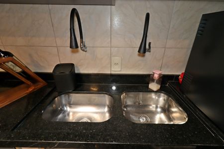 Casa de condomínio à venda com 132m², 3 quartos e 2 vagasÁrea de Serviço - Tanque