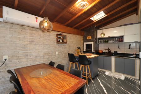 Casa de condomínio à venda com 132m², 3 quartos e 2 vagasÁrea Gourmet