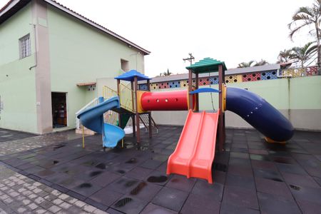 Casa de condomínio à venda com 132m², 3 quartos e 2 vagasÁrea Comum - Playground