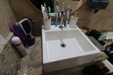 Casa de condomínio à venda com 132m², 3 quartos e 2 vagasBanheiro - Pia