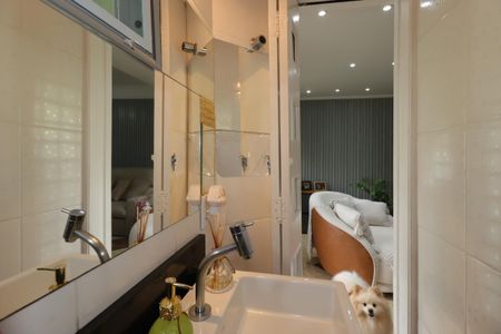 Casa de condomínio à venda com 132m², 3 quartos e 2 vagasLavabo