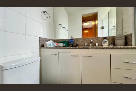Apartamento à venda com 125m², 3 quartos e 2 vagasbanho