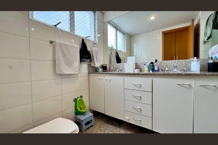 Apartamento à venda com 125m², 3 quartos e 2 vagasbanho