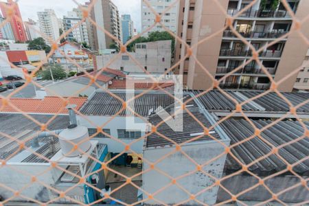 Vista da sala  de apartamento à venda com 1 quarto, 55m² em Cambuí, Campinas