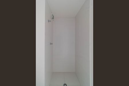 Banheiro da Suíte de apartamento para alugar com 1 quarto, 24m² em Parque Industrial Tomas Edson, São Paulo