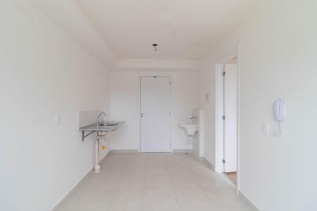 Sala de apartamento para alugar com 1 quarto, 24m² em Parque Industrial Tomas Edson, São Paulo