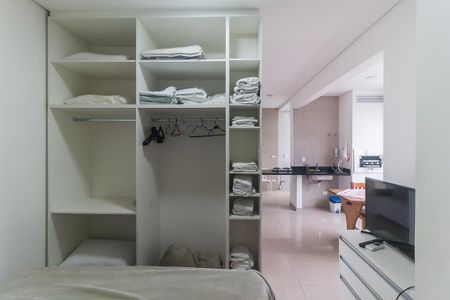 Studio para alugar com 40m², 1 quarto e 1 vaga Studio para alugar com 40m², 1 quarto e 1 vagaQuarto