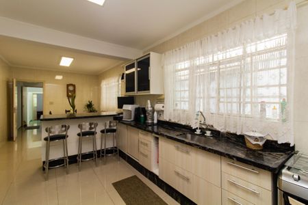 Casa para alugar com 200m², 3 quartos e 2 vagasCozinha