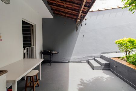 Casa para alugar com 200m², 3 quartos e 2 vagasQuintal