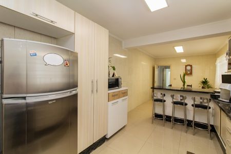 Casa para alugar com 200m², 3 quartos e 2 vagasCozinha