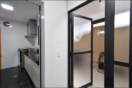 Apartamento à venda com 145m², 3 quartos e 2 vagas Apartamento à venda com 145m², 3 quartos e 2 vagasÁrea de Serviço