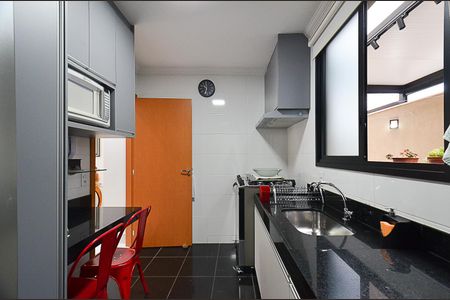 Apartamento à venda com 145m², 3 quartos e 2 vagas Apartamento à venda com 145m², 3 quartos e 2 vagasCozinha