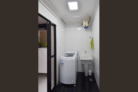 Apartamento à venda com 145m², 3 quartos e 2 vagas Apartamento à venda com 145m², 3 quartos e 2 vagasÁrea de Serviço