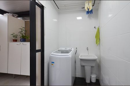 Apartamento à venda com 145m², 3 quartos e 2 vagas Apartamento à venda com 145m², 3 quartos e 2 vagasÁrea de Serviço