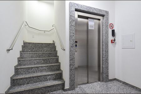 Apartamento à venda com 145m², 3 quartos e 2 vagas Apartamento à venda com 145m², 3 quartos e 2 vagasHall de entrada