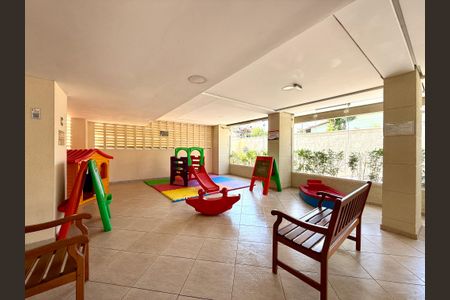 Apartamento à venda com 67m², 2 quartos e 1 vaga Apartamento à venda com 67m², 2 quartos e 1 vagaArea Comum - Playground