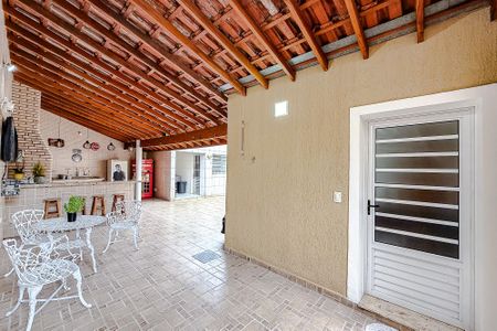 Casa à venda com 250m², 4 quartos e 4 vagasÁrea externa