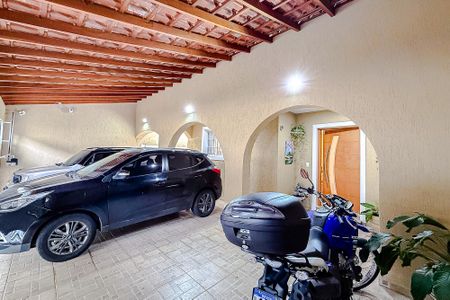 Casa à venda com 250m², 4 quartos e 4 vagasGaragem
