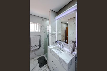 Casa à venda com 250m², 4 quartos e 4 vagasBanheiro