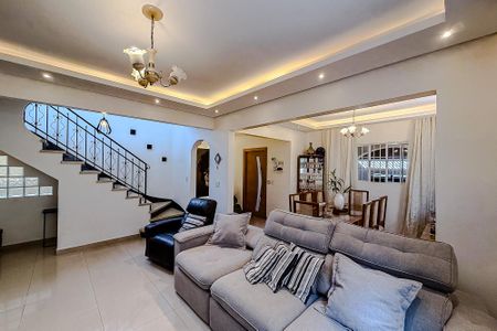 Casa à venda com 250m², 4 quartos e 4 vagasSala