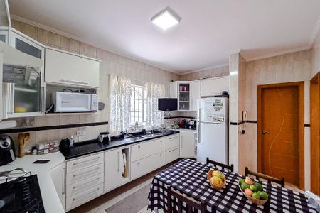 Casa à venda com 250m², 4 quartos e 4 vagasCozinha