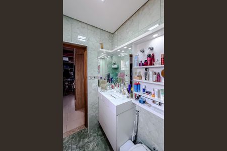 Casa à venda com 250m², 4 quartos e 4 vagasBanheiro da Suíte