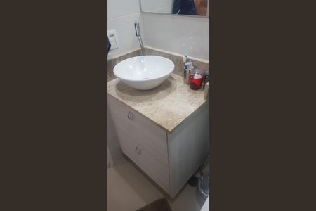 Banheiro de apartamento à venda com 3 quartos, 74m² em Umuarama, Osasco