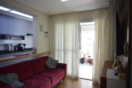 Sala de apartamento à venda com 2 quartos, 68m² em Vila Apiai, Santo André
