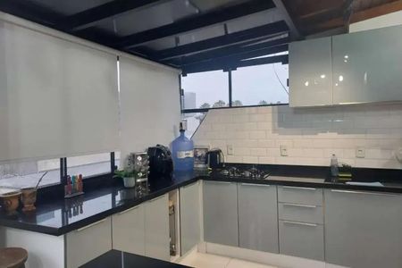 Cozinha de apartamento à venda com 2 quartos, 85m² em Santana, Porto Alegre