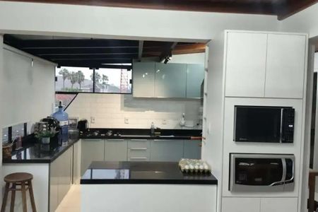 Apartamento à venda com 85m², 2 quartos e 1 vaga Apartamento à venda com 85m², 2 quartos e 1 vagaCozinha