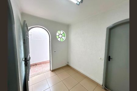 Sala de casa para alugar com 2 quartos, 340m² em Jardim Santa Mena, Guarulhos