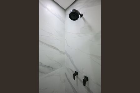 Apartamento à venda com 74m², 3 quartos e 2 vagasChuveiro do Banheiro