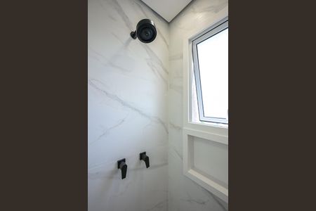 Apartamento à venda com 74m², 3 quartos e 2 vagasChuveiro da Suíte