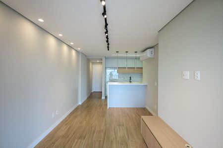 Sala de apartamento para alugar com 3 quartos, 74m² em Vila Andrade, São Paulo