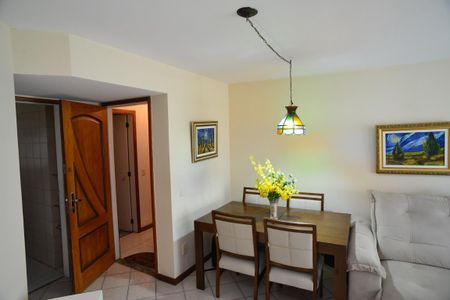 Sala de apartamento para alugar com 2 quartos, 70m² em Barra da Tijuca, Rio de Janeiro