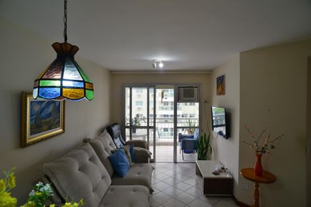 Sala de apartamento para alugar com 2 quartos, 70m² em Barra da Tijuca, Rio de Janeiro