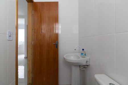 Banheiro de apartamento para alugar com 1 quarto, 30m² em Vila Euthalia, São Paulo