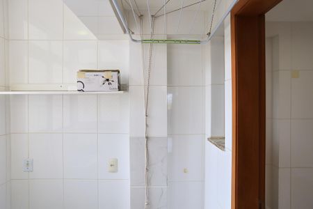 Apartamento para alugar com 69m², 2 quartos e 2 vagas Apartamento para alugar com 69m², 2 quartos e 2 vagasCozinha e Área de Serviço