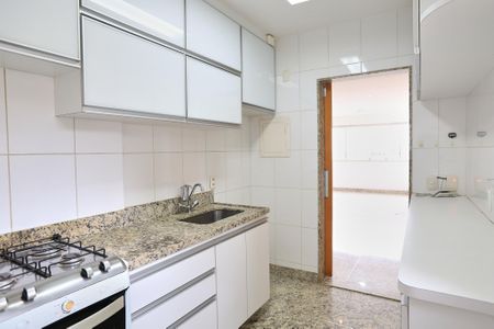 Apartamento para alugar com 69m², 2 quartos e 2 vagas Apartamento para alugar com 69m², 2 quartos e 2 vagasCozinha e Área de Serviço