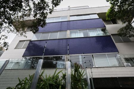 Apartamento para alugar com 69m², 2 quartos e 2 vagas Apartamento para alugar com 69m², 2 quartos e 2 vagasFachada