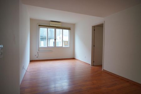 Sala de apartamento para alugar com 2 quartos, 82m² em Floresta, Porto Alegre