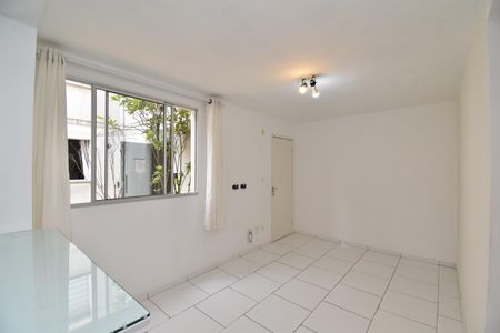 Apartamento para alugar com 47m², 2 quartos e 1 vagaSala