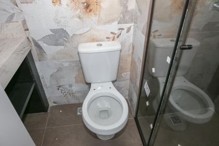 Banheiro de kitnet/studio para alugar com 1 quarto, 24m² em Perdizes, São Paulo