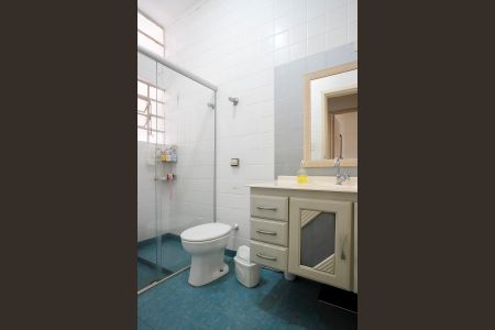 Casa à venda com 303m², 5 quartos e 3 vagasBanheiro casa 1